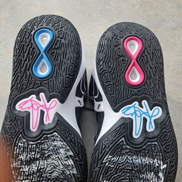 Nike Kyrie Infinity South Beach Shoes - Picture 9 of 11